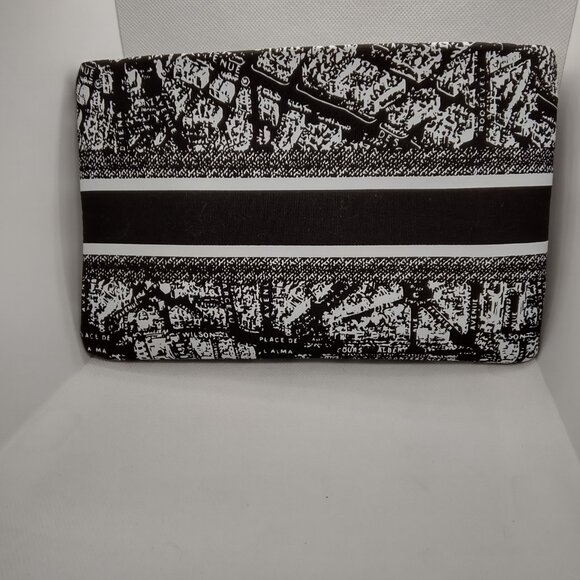 Dior Cosmetics Case - Black and White - Picture 8 of 8
